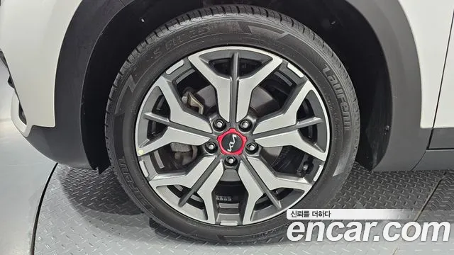 Kia Seltos Seltos Бензин 1.6 турбо 2WD — Фото автомобиля 5