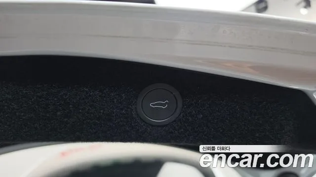 Tesla Model 3 — Фото автомобиля 18