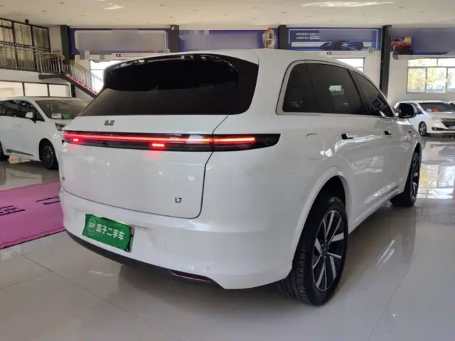 Li Auto L7 — Фото автомобиля 6