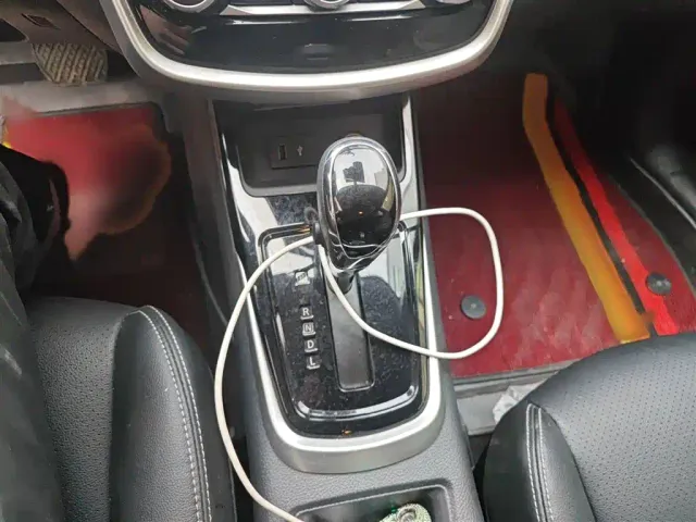Nissan Tiida — Фото автомобиля 6