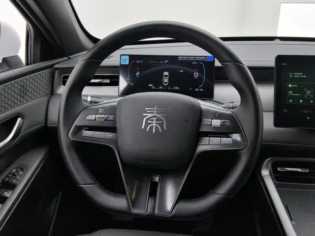 BYD Qin PLUS 2025 DM-i Smart Drive 55KM Leader — Фото автомобиля 15