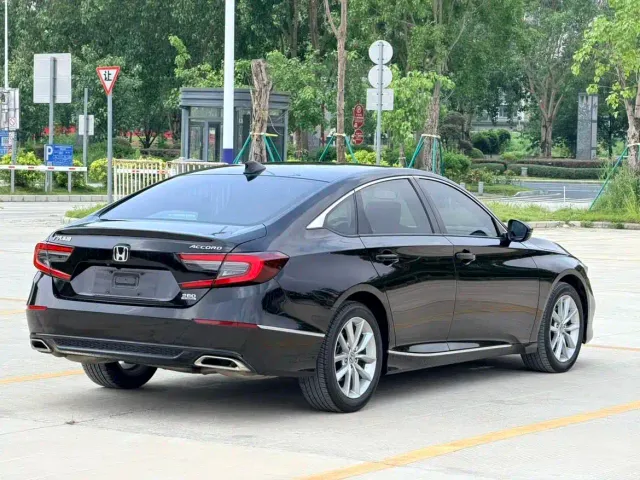 Honda Accord 2022 260TURBO Luxury Edition — Фото автомобиля 5