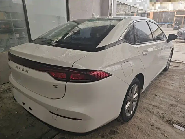 Aion AION S 2022 Mei 580 Pio — Фото автомобиля 4