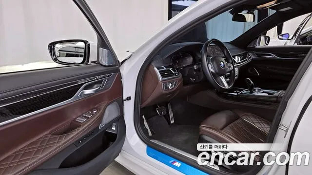 BMW 7-Series — Фото автомобиля 8