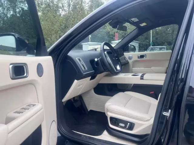 Li Auto L7 — Фото автомобиля 9