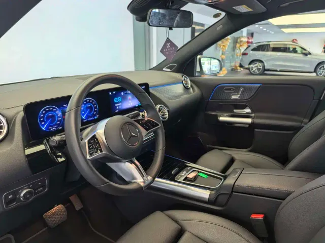 Mercedes-Benz EQA — Фото автомобиля 12