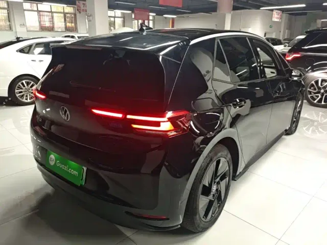 Volkswagen ID.3 — Фото автомобиля 6