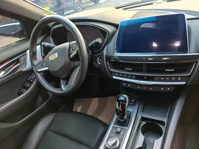 Cadillac CT5 — Фото автомобиля 16