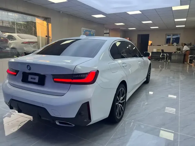 BMW 3 Series — Фото автомобиля 6