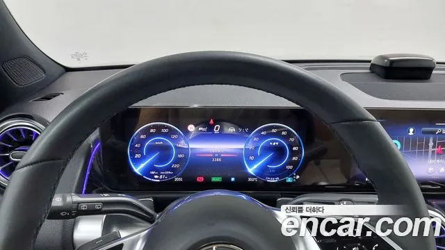 Mercedes-Benz EQB — Фото автомобиля 8