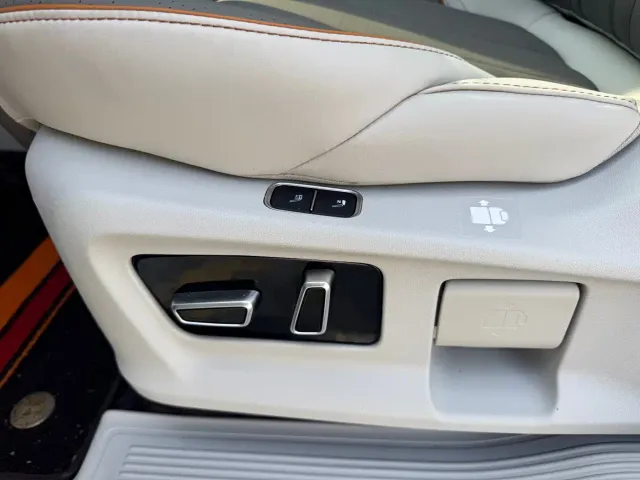 Dongfeng Fengxing Fengxing Yacht 2022 1.5T DCT Wave Chaser Edition — Фото автомобиля 11