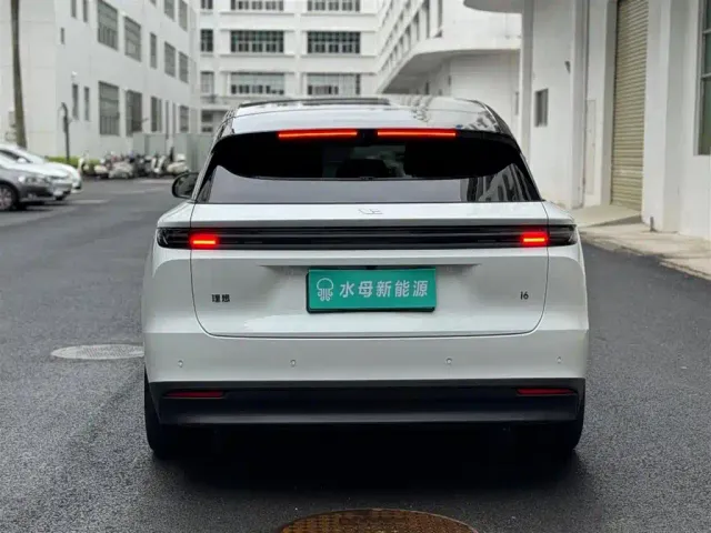 Li Auto i6 — Фото автомобиля 7