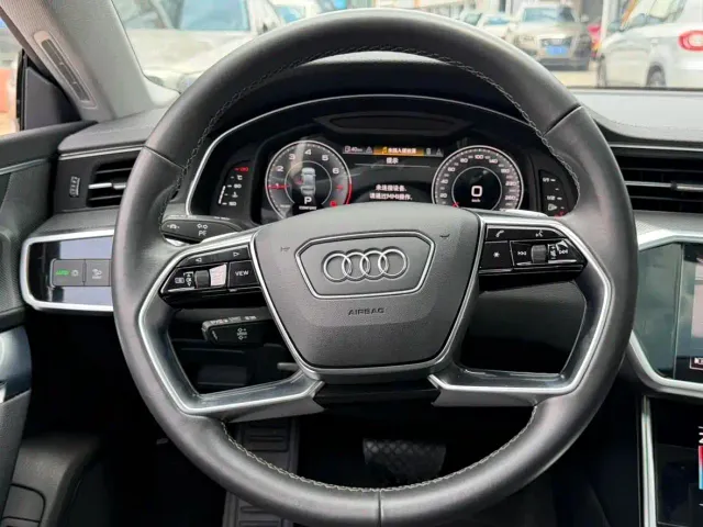 Audi A7L — Фото автомобиля 3