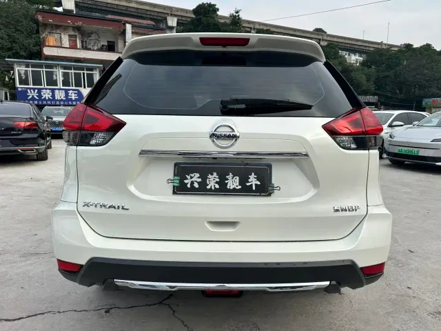Nissan X-Trail — Фото автомобиля 4