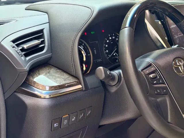 Toyota Vellfire — Фото автомобиля 5