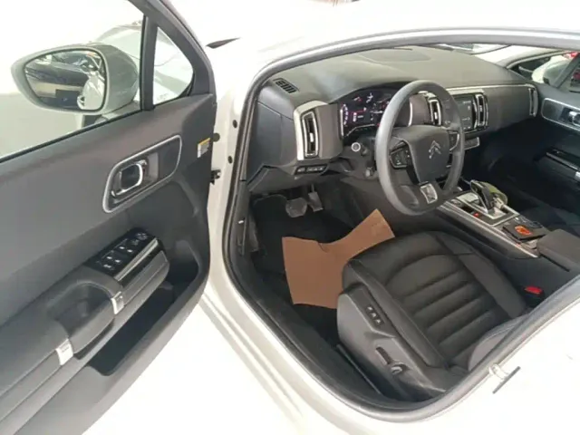 Citroen C6 — Фото автомобиля 15