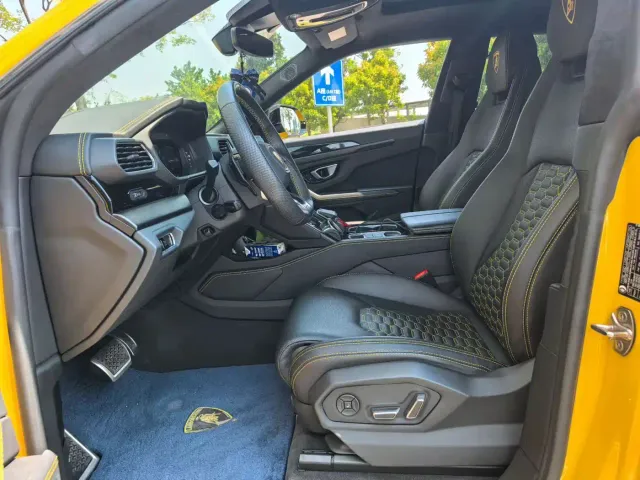Lamborghini Urus — Фото автомобиля 7