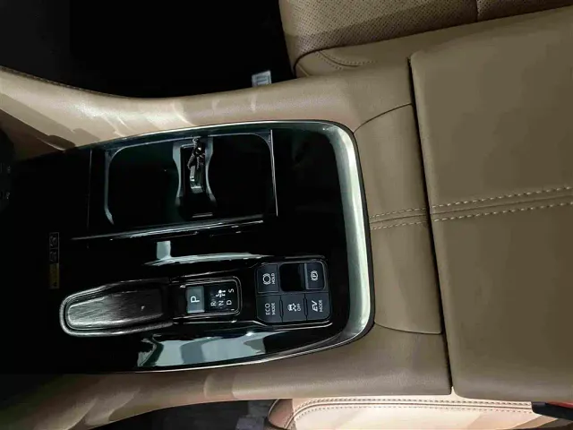 Toyota Vellfire — Фото автомобиля 10