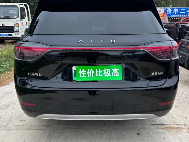 AITO Wenjie AITO M9 2024 Extended Range Ultra 42kWh 6-Seater — Фото автомобиля 17