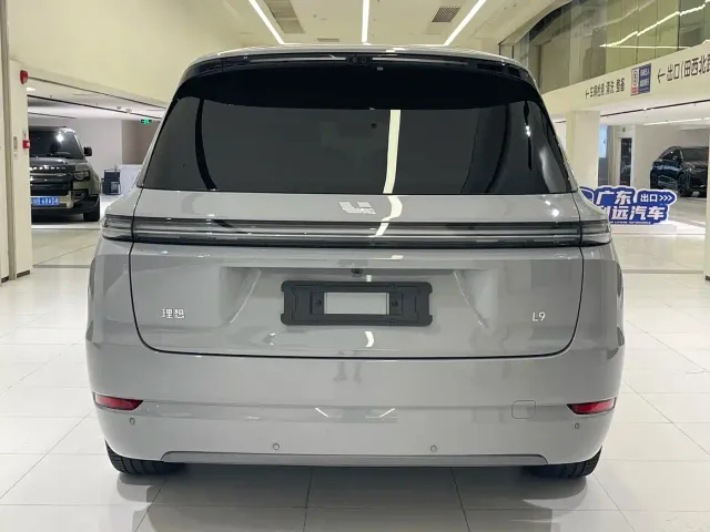 Li Auto L9 — Фото автомобиля 4