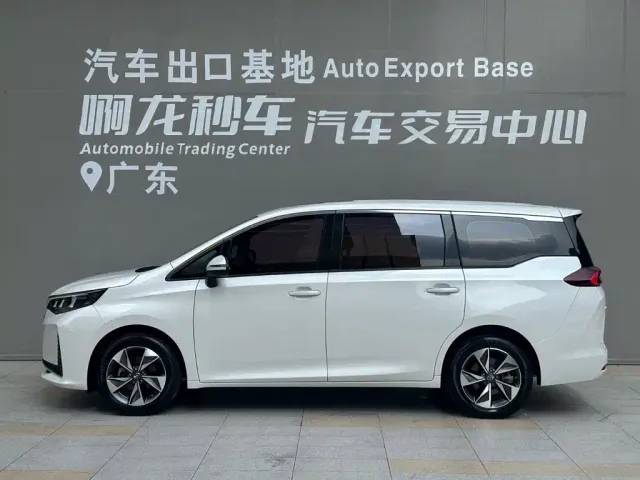 GAC Trumpchi M6 — Фото автомобиля 3