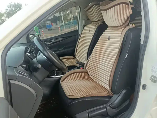 Nissan Tiida — Фото автомобиля 14
