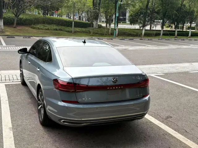 Volkswagen Passat — Фото автомобиля 11