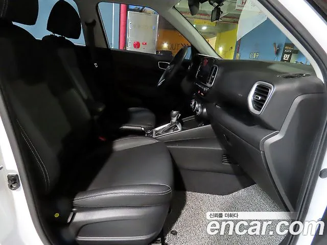Hyundai Venue — Фото автомобиля 8
