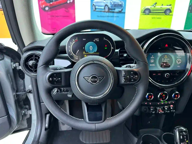 MINI Hatch — Фото автомобиля 14