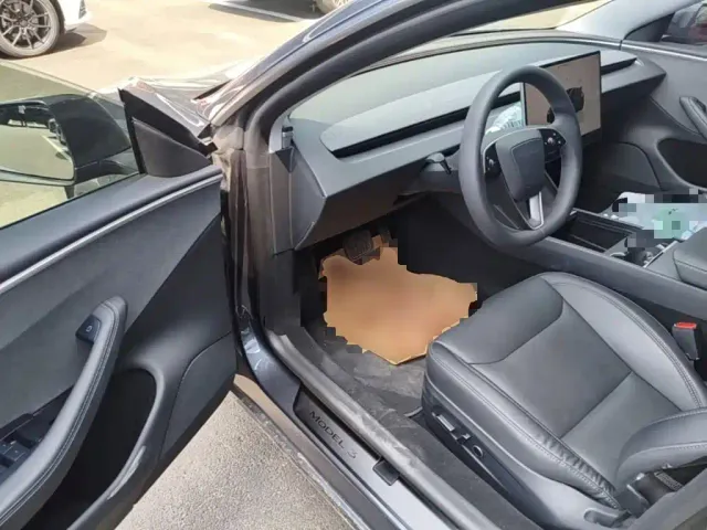 Tesla Model 3 — Фото автомобиля 15