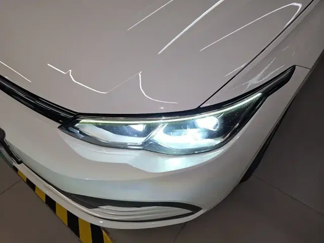 Volkswagen Golf — Фото автомобиля 23
