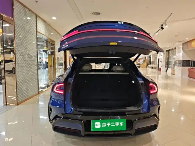 Xiaomi YU7 — Фото автомобиля 18