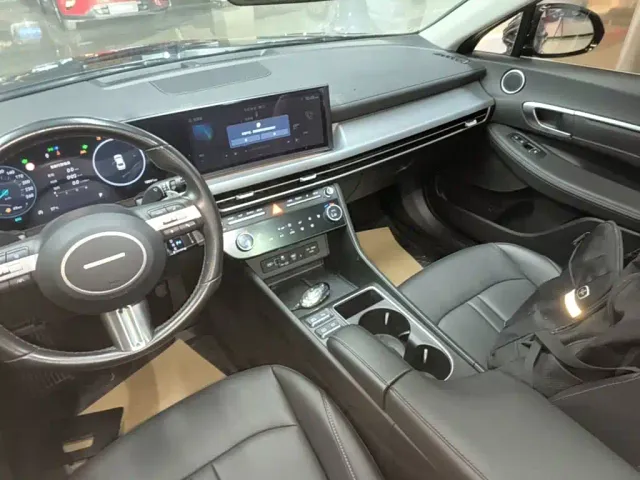 Hyundai Sonata — Фото автомобиля 13