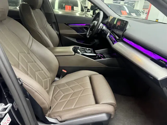 BMW 5 Series — Фото автомобиля 10