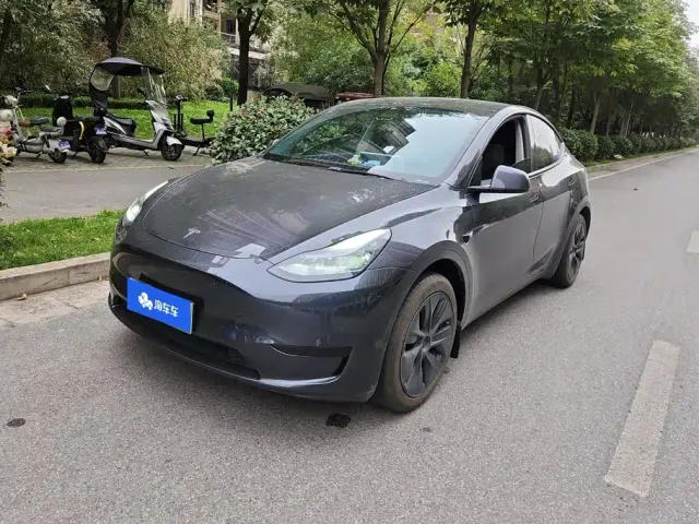 Фотография автомобиля — Tesla Model Y