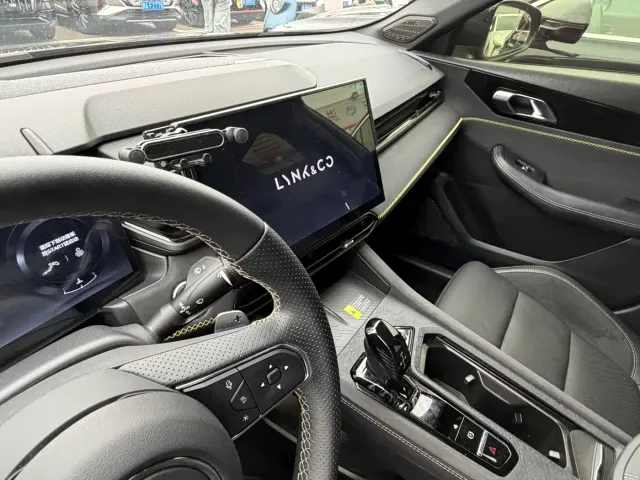 Lynk & Co 03 — Фото автомобиля 7