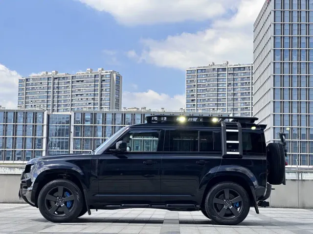 Land Rover Defender — Фото автомобиля 4