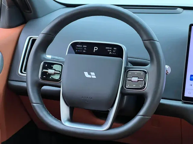 Li Auto L6 — Фото автомобиля 26