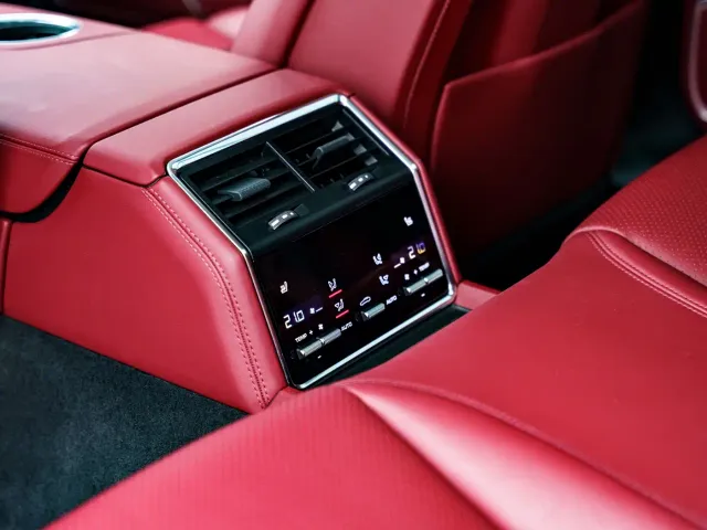 Porsche Panamera — Фото автомобиля 16