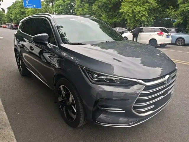 BYD Tang — Фото автомобиля 3