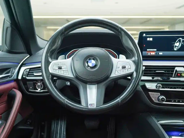 BMW 5 Series — Фото автомобиля 17