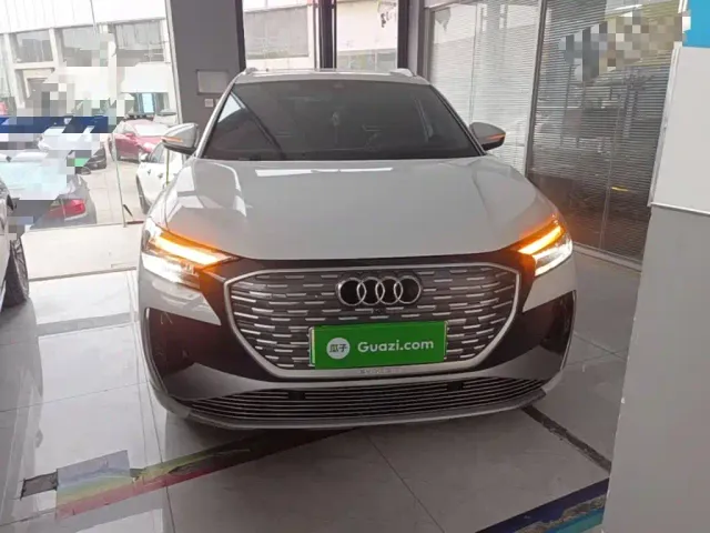 Audi Q4 e-tron — Фото автомобиля 2