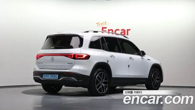 Mercedes-Benz EQB — Фото автомобиля 2