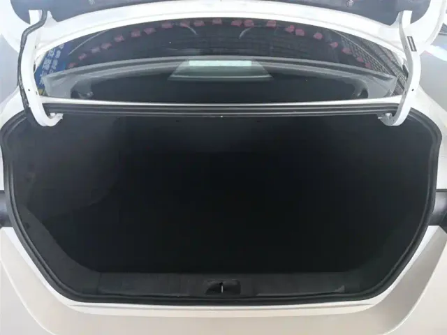 Nissan Sylphy — Фото автомобиля 18
