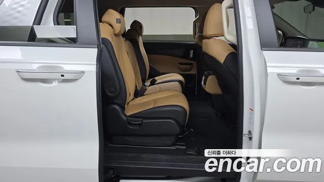 Kia Canival Carnival 4 поколение Бензин 11 мест Prestige — Фото автомобиля 11