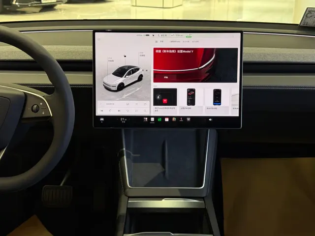 Tesla Model Y — Фото автомобиля 17