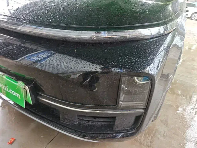 Li Auto L8 — Фото автомобиля 23