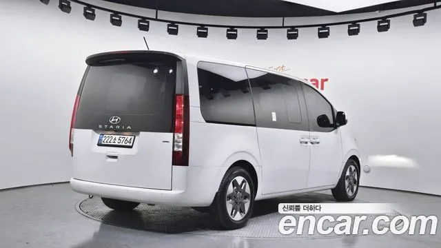 Hyundai Staria Staria 4WD Tourer 9 мест — Фото автомобиля 2