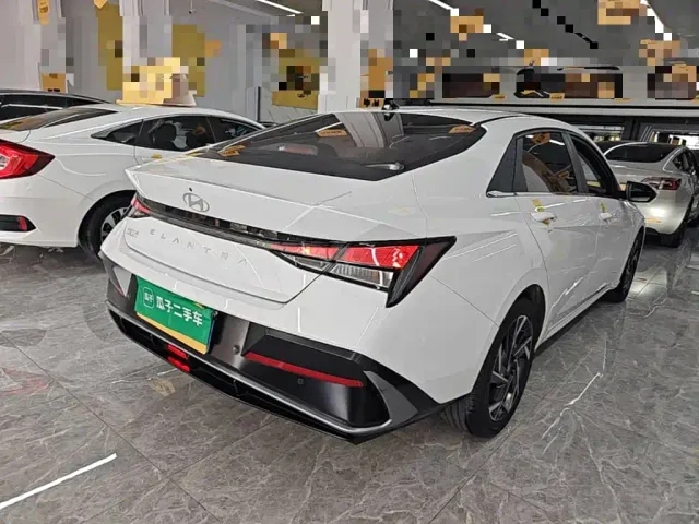 Hyundai Elantra — Фото автомобиля 6