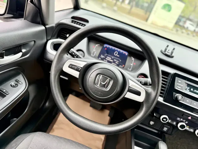 Honda Fit — Фото автомобиля 12